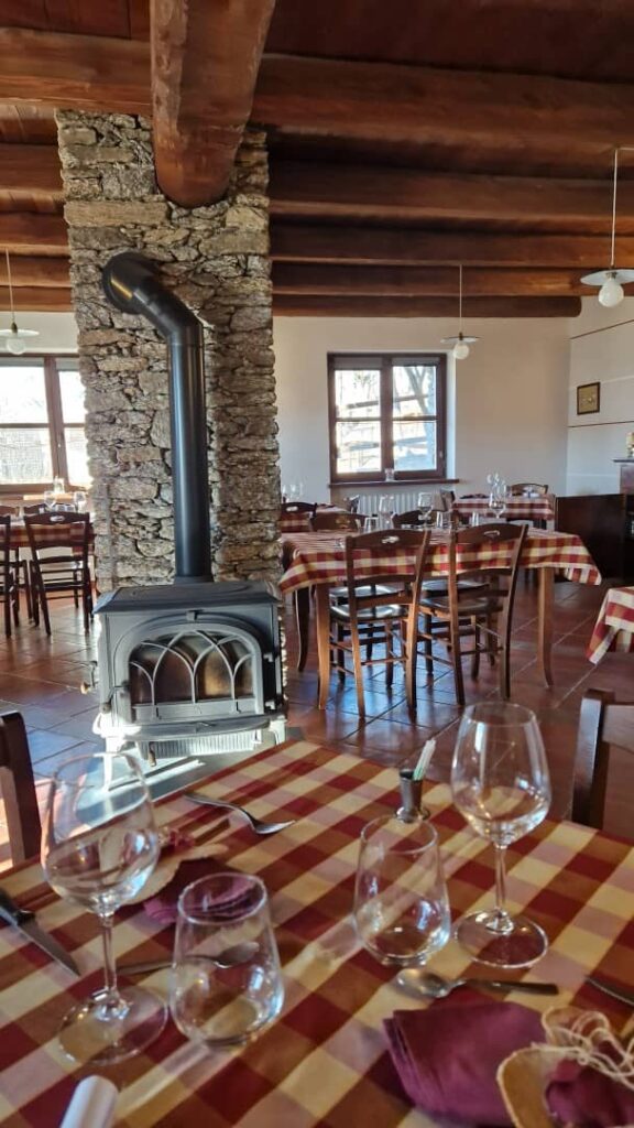 Sala da pranzo all'agriturismo Monviso Relax